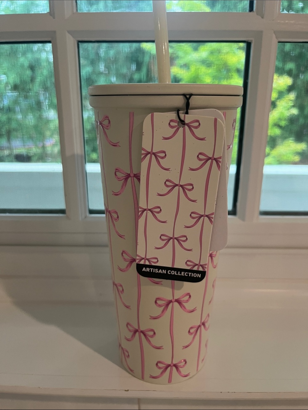 Bow tumbler
